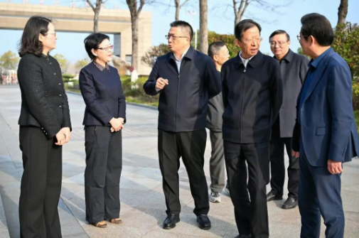 南通市人大常委会主任王晓斌来校调研